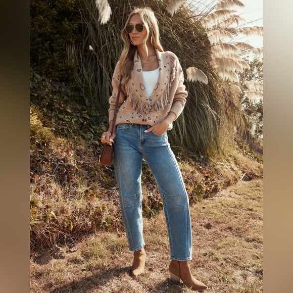 NWOT Lumiere Fringe Button Front Sweater - Picture 2 of 9